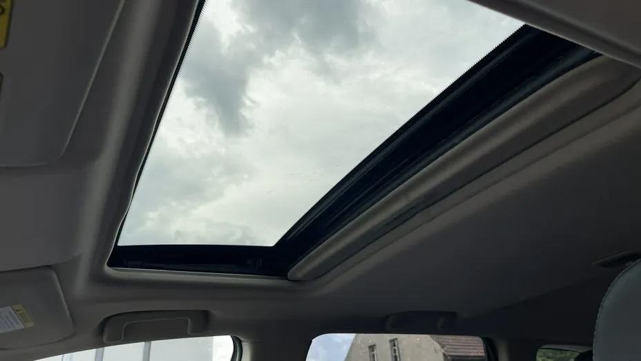 MITSUBISHI Outlander -