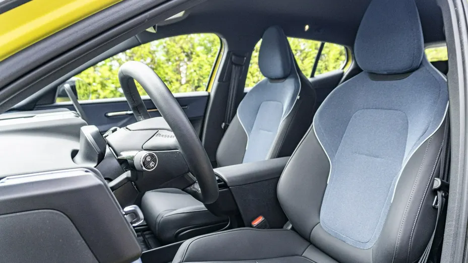VOLVO EX30 -