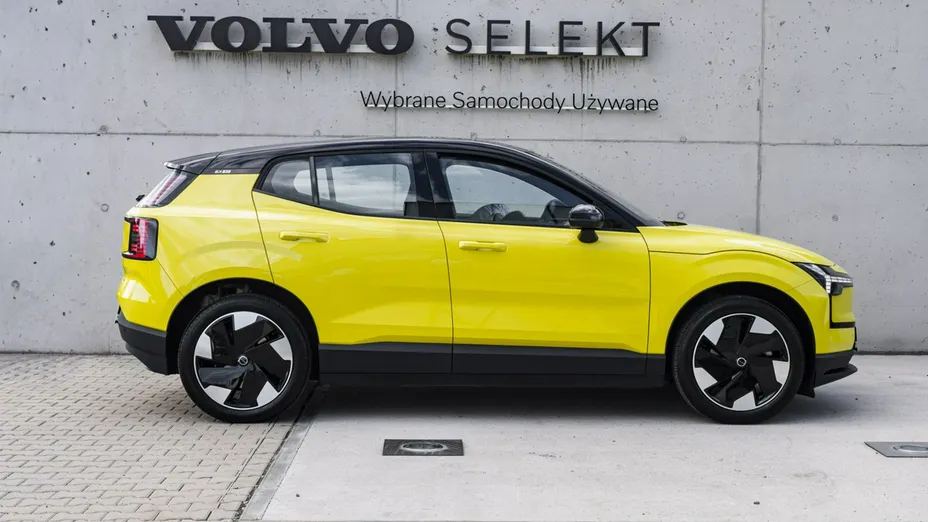 VOLVO EX30 -