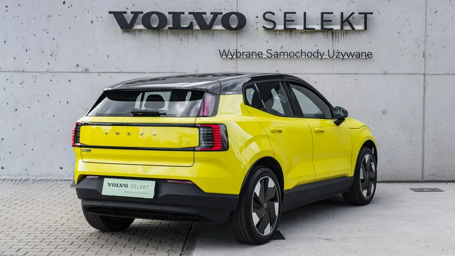 VOLVO EX30 -