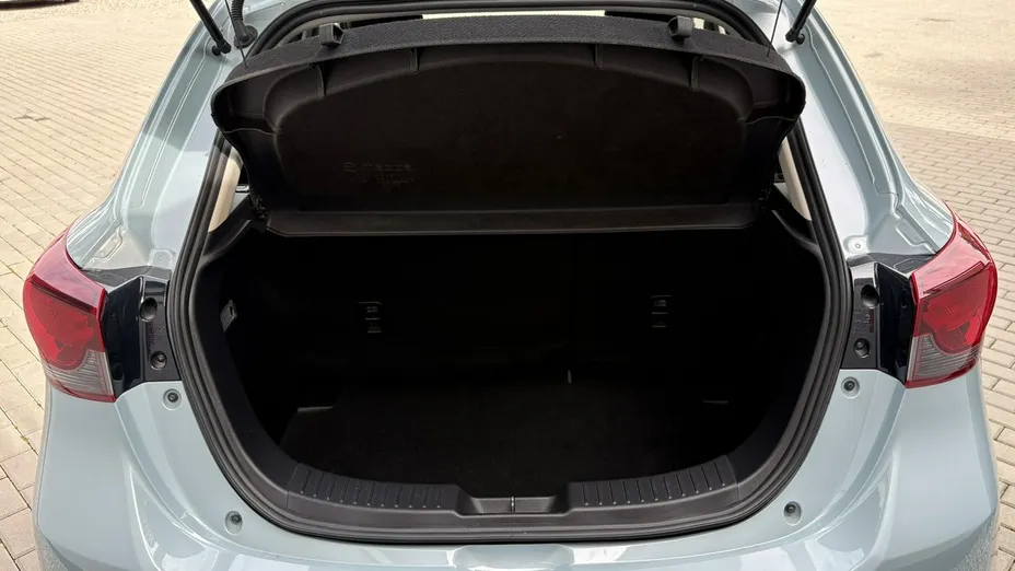 MAZDA 2 -