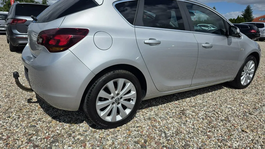 OPEL Astra -