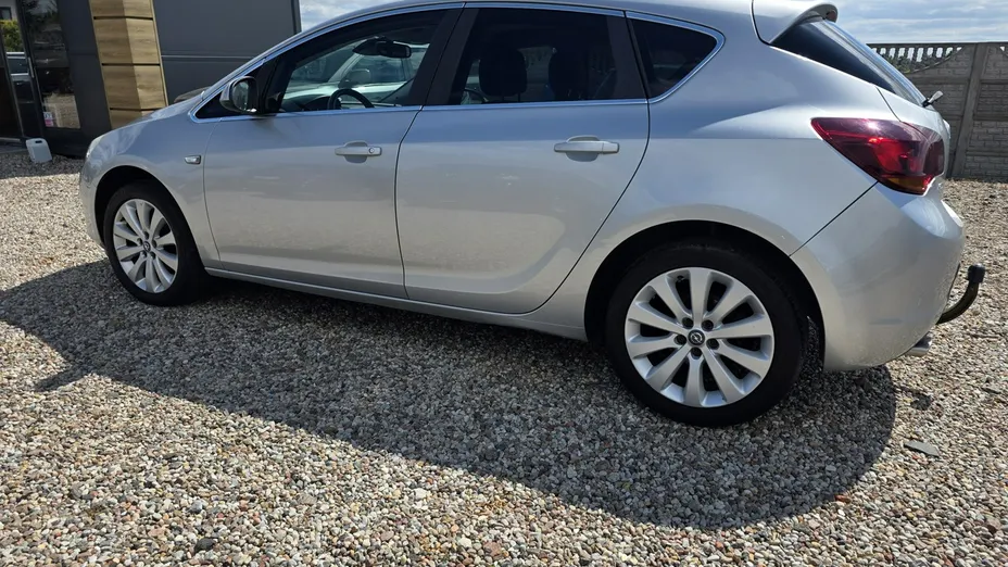 OPEL Astra -