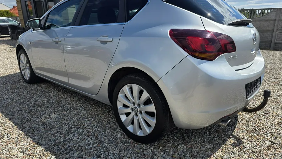 OPEL Astra -