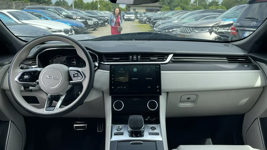 JAGUAR F-Pace -