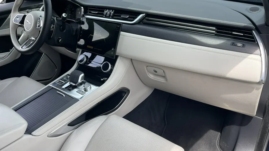 JAGUAR F-Pace -
