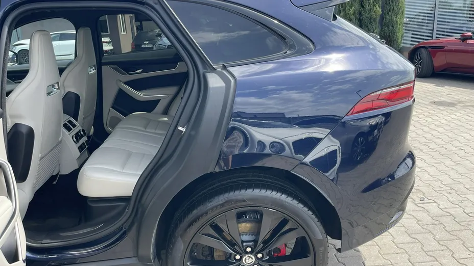 JAGUAR F-Pace -