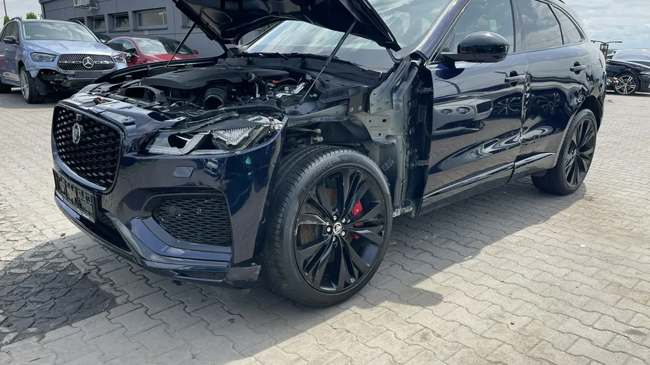 JAGUAR F-Pace -
