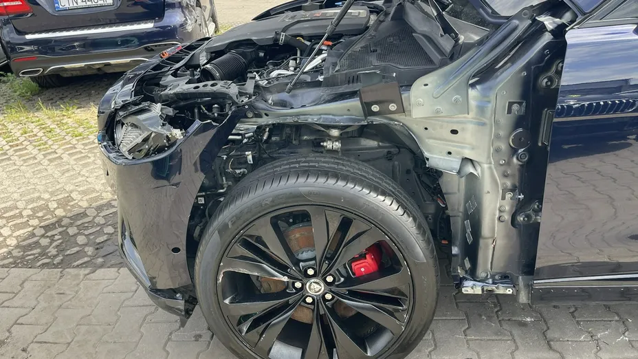 JAGUAR F-Pace -