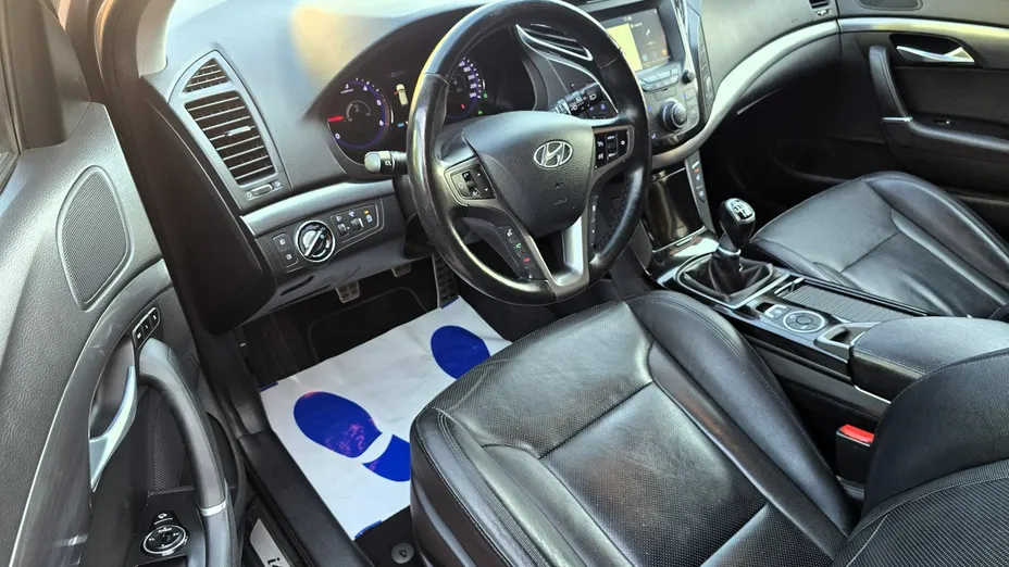 HYUNDAI i40 -
