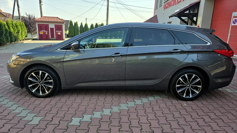 HYUNDAI i40 -