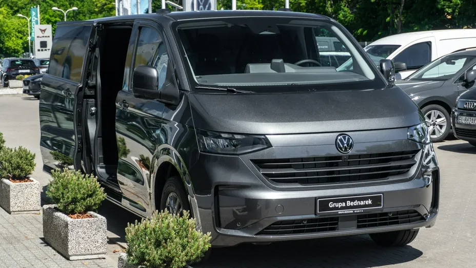 VOLKSWAGEN Transporter -