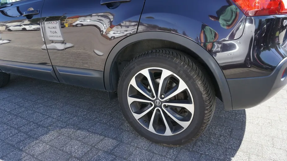 NISSAN Qashqai -
