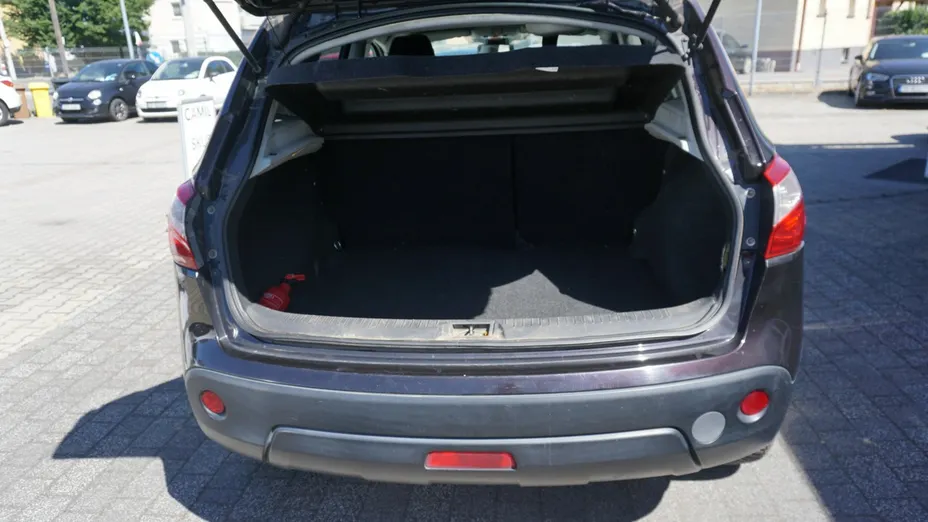 NISSAN Qashqai -