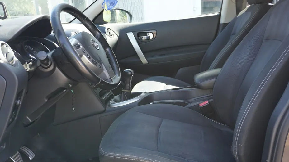 NISSAN Qashqai -