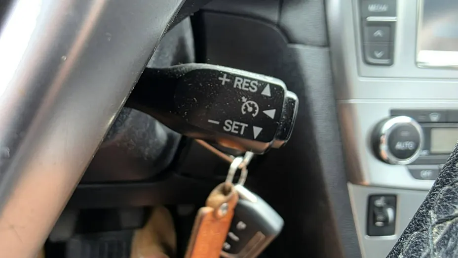 TOYOTA Avensis -