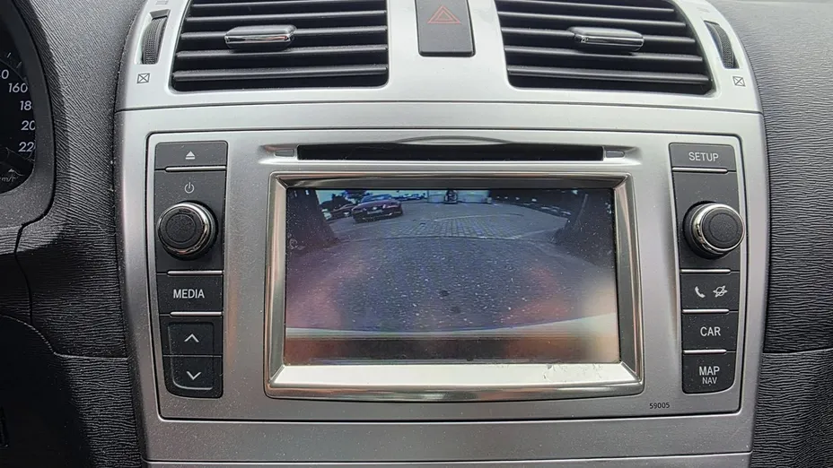 TOYOTA Avensis -
