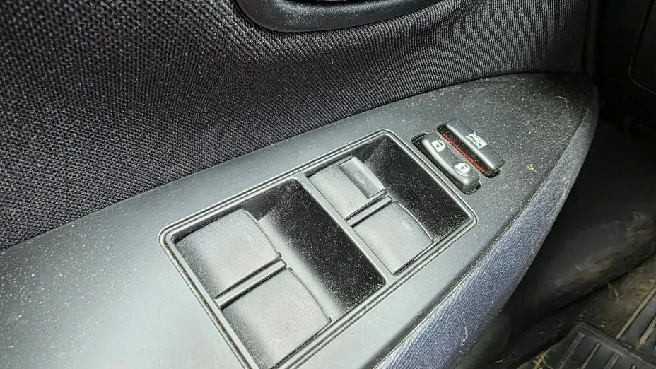 TOYOTA Avensis -