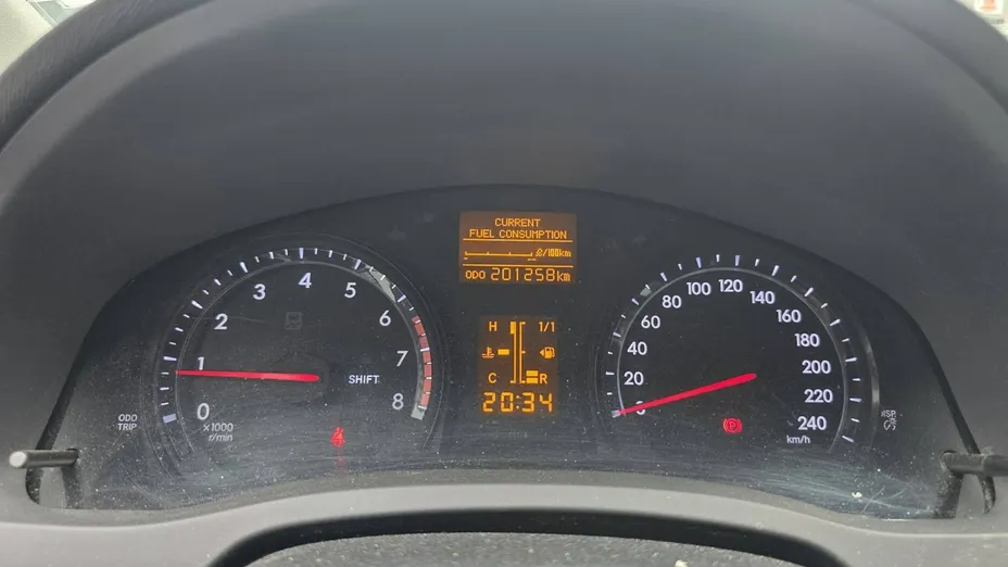 TOYOTA Avensis -