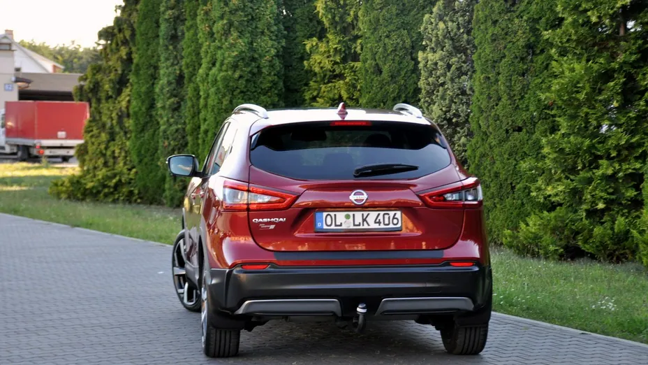 NISSAN Qashqai -