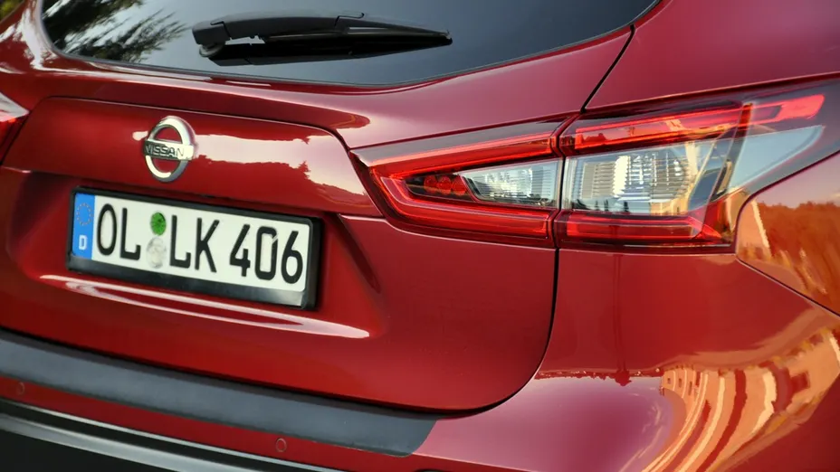 NISSAN Qashqai -