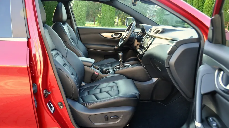 NISSAN Qashqai -