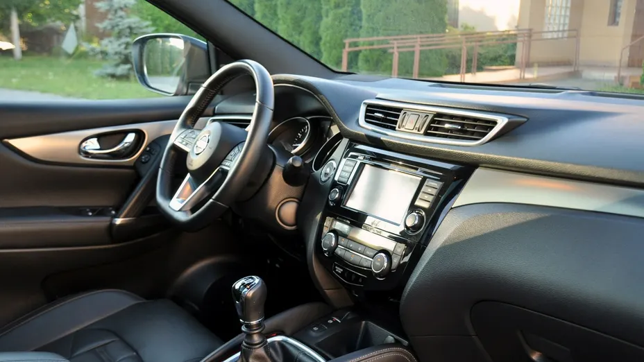 NISSAN Qashqai -