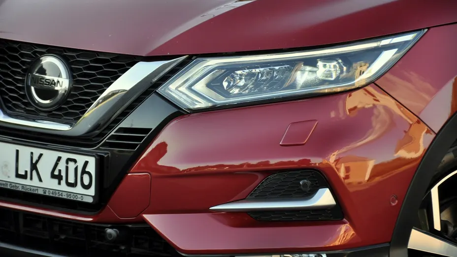 NISSAN Qashqai -