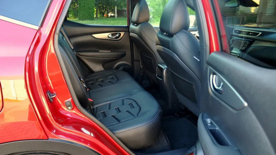 NISSAN Qashqai -