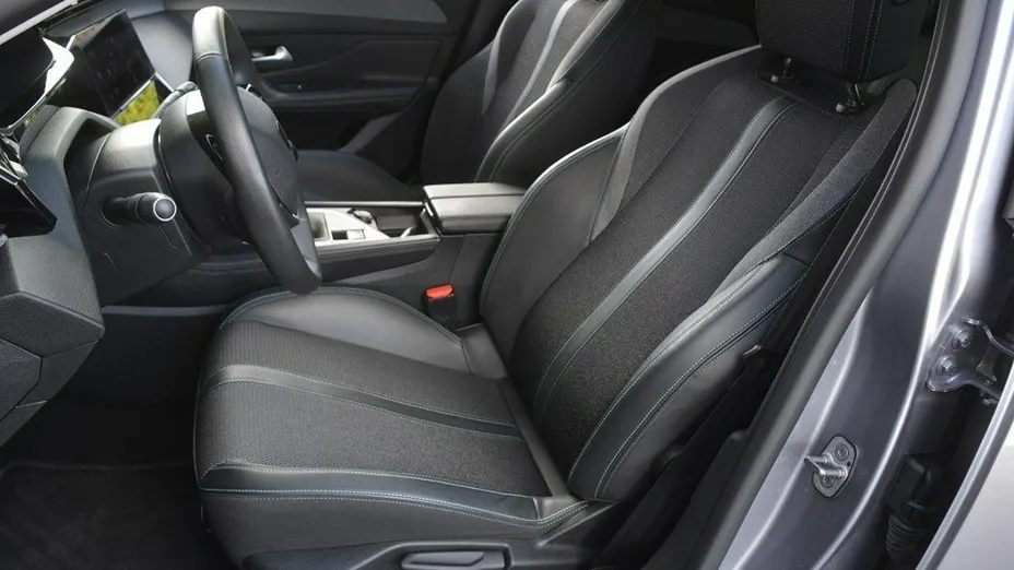 PEUGEOT 308 -