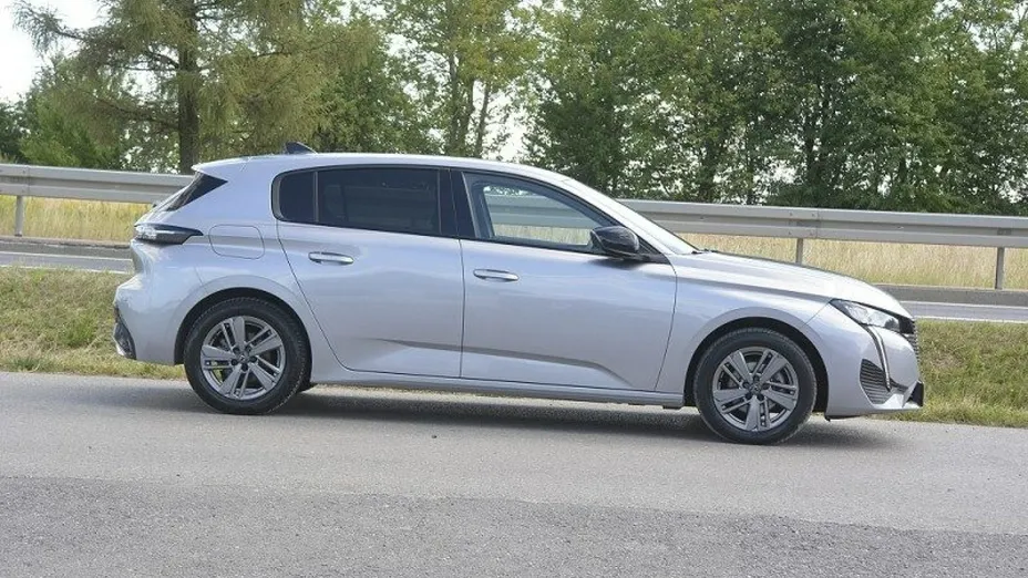 PEUGEOT 308 -