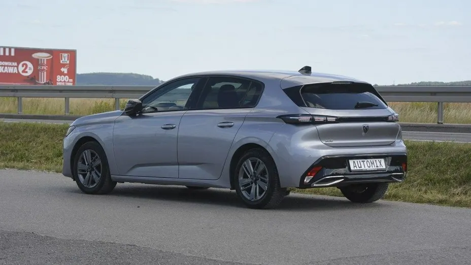 PEUGEOT 308 -