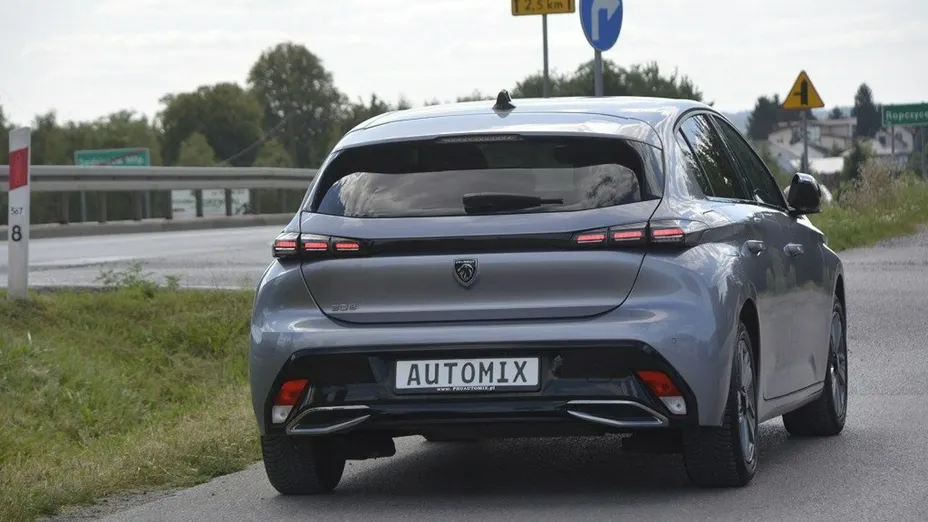 PEUGEOT 308 -