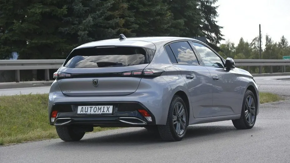 PEUGEOT 308 -
