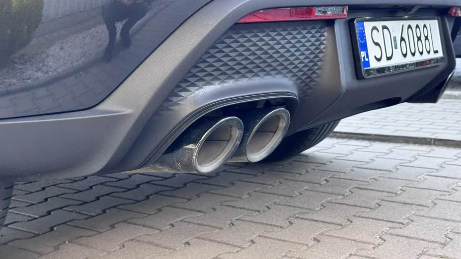 PORSCHE Macan -
