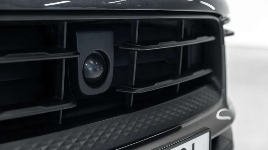 PORSCHE Macan -