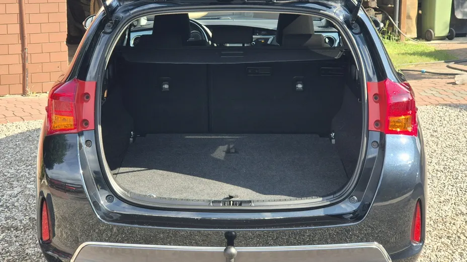 TOYOTA Auris -
