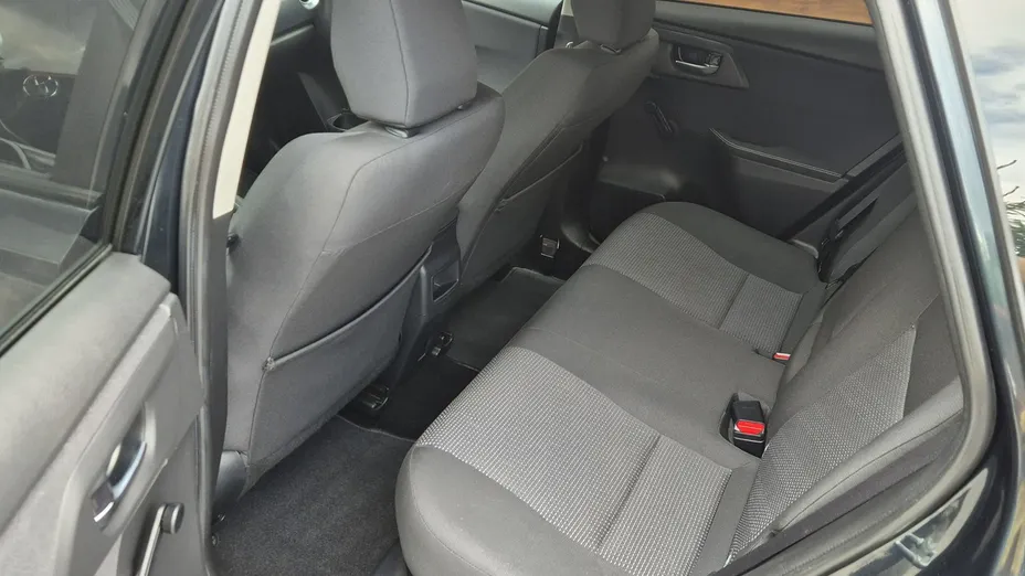 TOYOTA Auris -