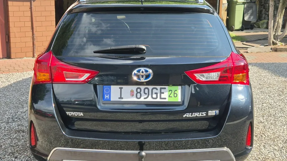 TOYOTA Auris -