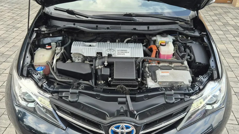 TOYOTA Auris -