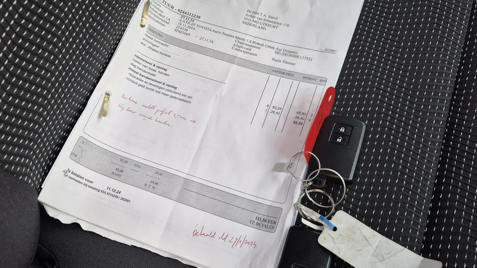 TOYOTA Auris -