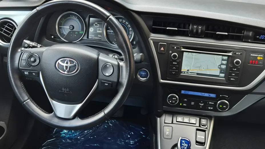 TOYOTA Auris -