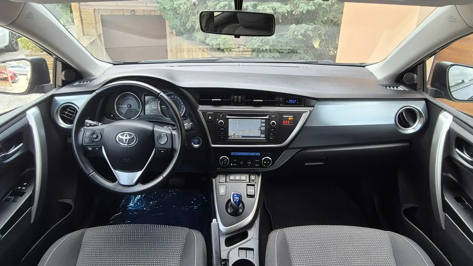 TOYOTA Auris -