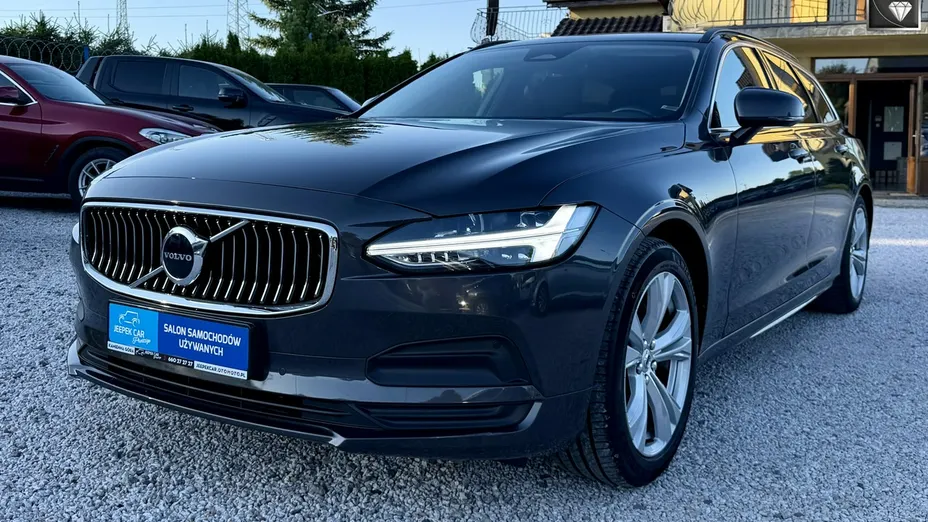 VOLVO V90 -