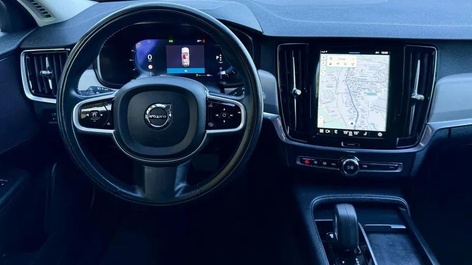 VOLVO V90 -