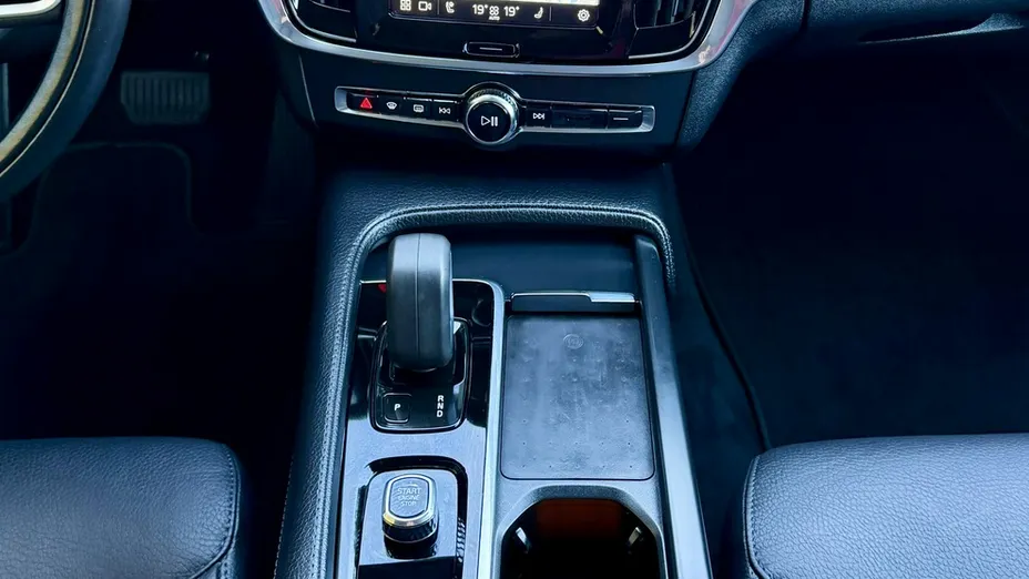 VOLVO V90 -