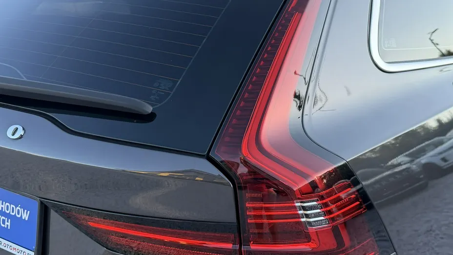 VOLVO V90 -