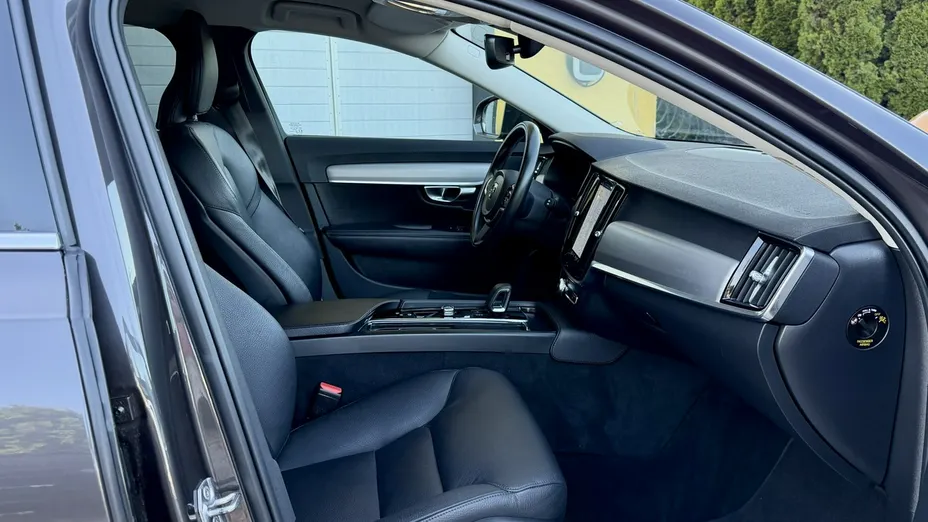 VOLVO V90 -