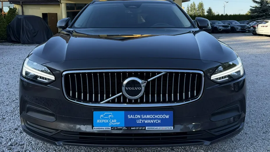 VOLVO V90 -