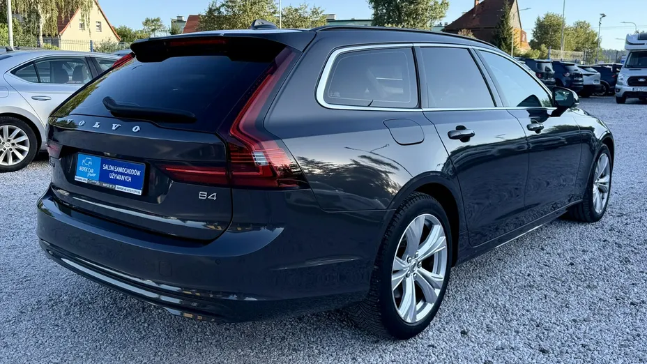 VOLVO V90 -